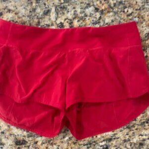lululemon speed up short size 6 low rise 2.5 red - like new